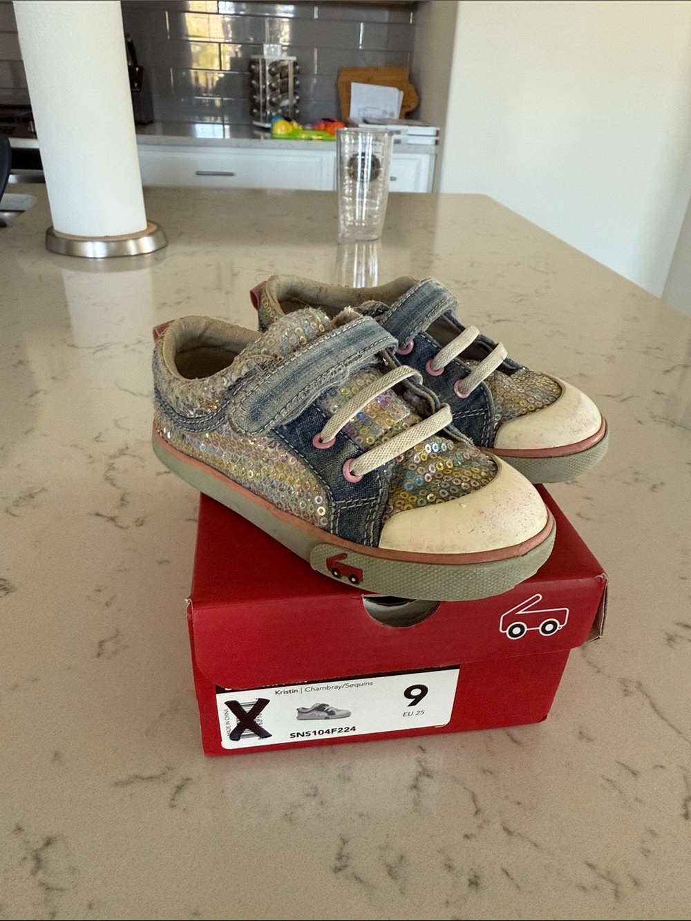 See Kai Run Girls Kristin Chambray/Sequins Sneakers size 9